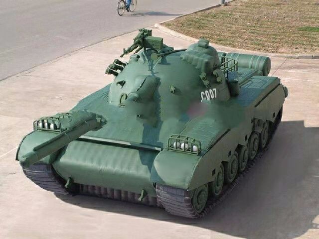 灵川军用充气坦克车